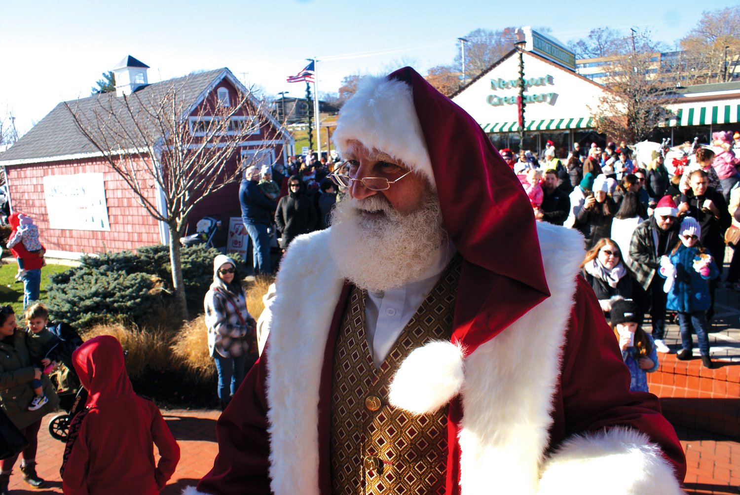 WE WANT TO SEE SANTA: A large crowd showed up at Garden City Center on Saturday for Santa’s grand entrance.
